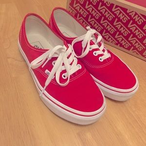 🌹Red Vans sneakers. M 6, W 7.5